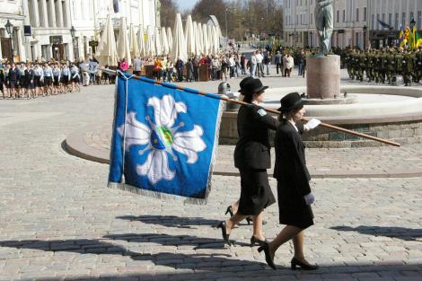 Pühitseti Naiskodukaitse Tartu ringkonna lipp