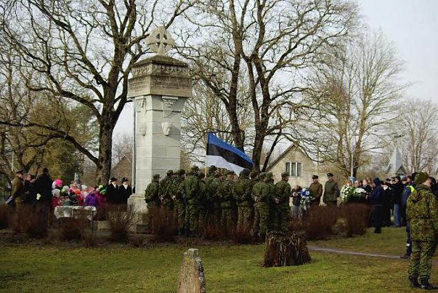 Rapla kirikuaias kostus 54 tõotust Eestit hoida ja kaitsta
