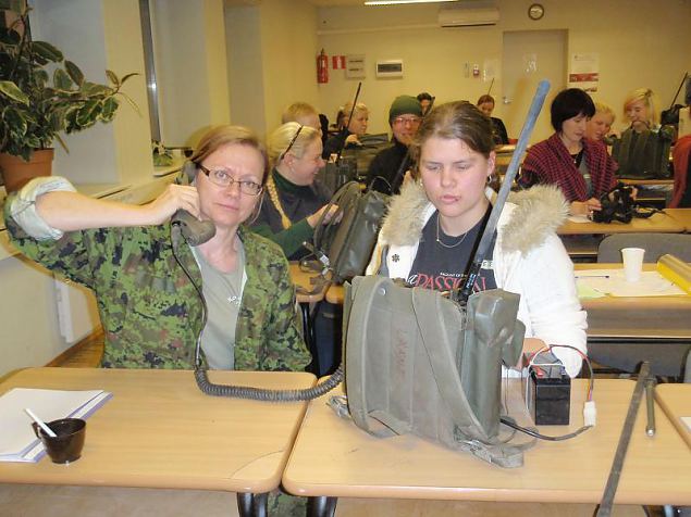 Naised sõdurioskuseid omandamas :)