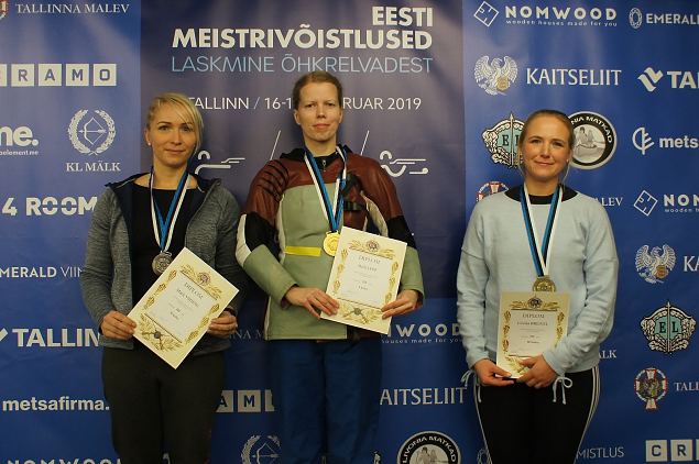 Naiskodukaitsjad noppisid Eesti Meistrivõistlustel õhkrelvadest laskmises medaleid