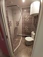 Võsu maja fotogalerii Tuba nr 4 - WC dushinurga ja kraanikausiga 